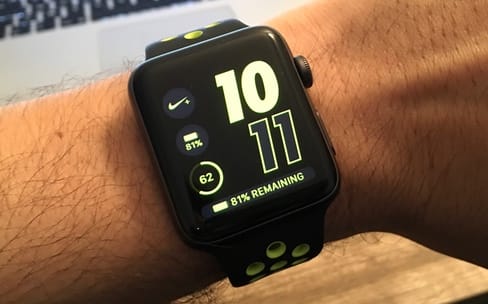 Apple Watch : Power 2 affiche le niveau de batterie de l'iPhone dans une  complication