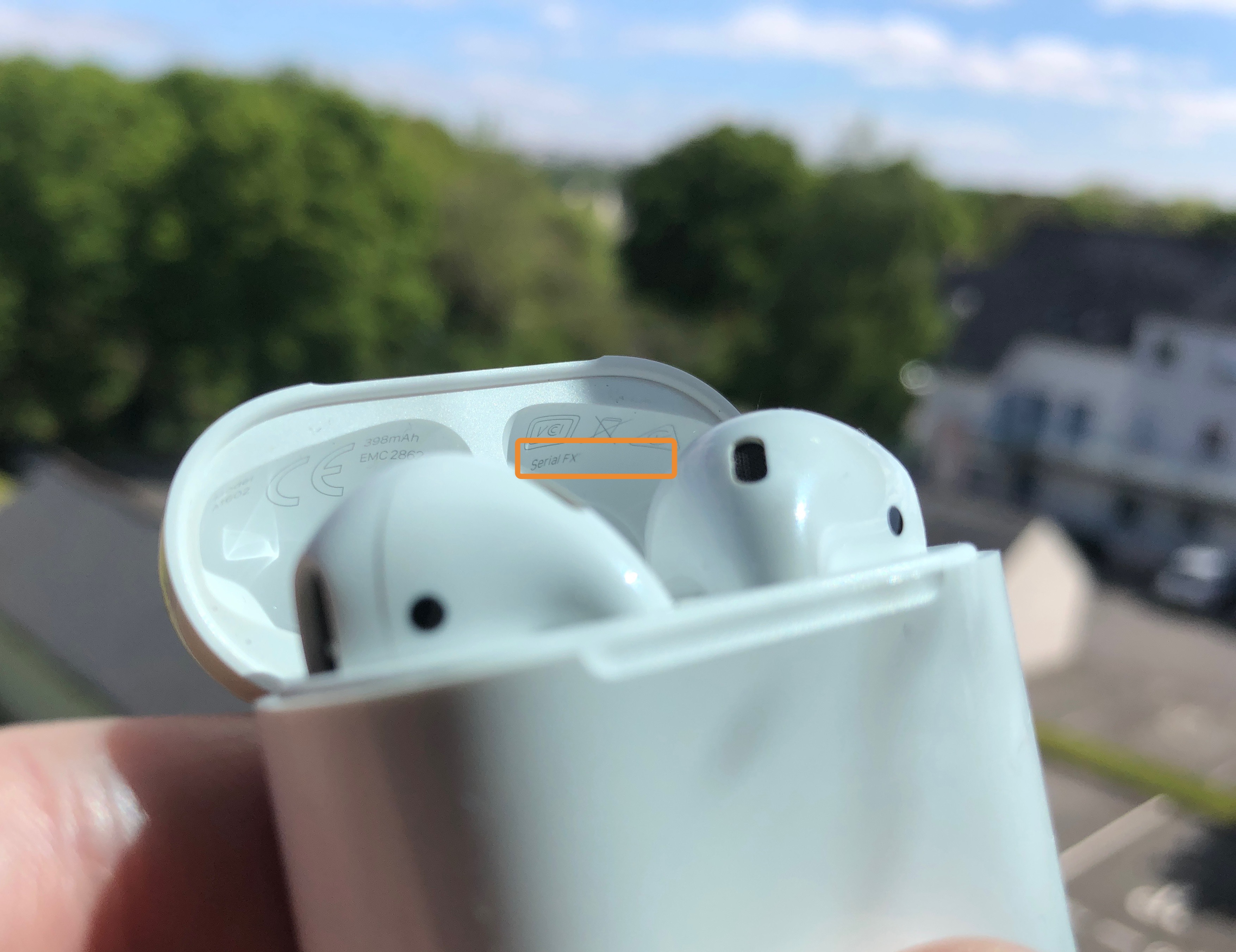 Comment Recharger Ses Airpods Sans Boîtier Comment trouver le numéro de série de vos AirPods | WatchGeneration