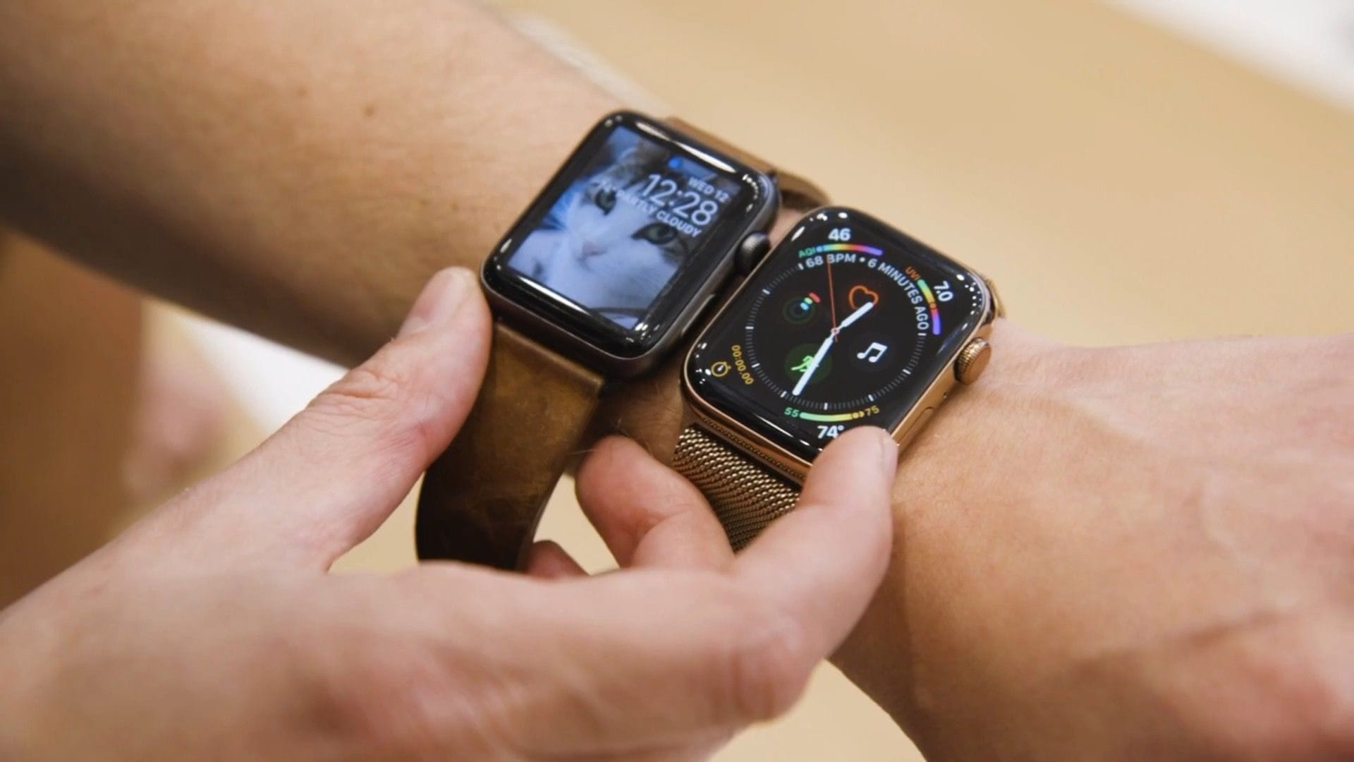 Замена часам apple watch. Apple watch 40mm vs 44mm. Apple watch se 44mm. Apple watch se 40mm vs 44mm. Apple watch 4.